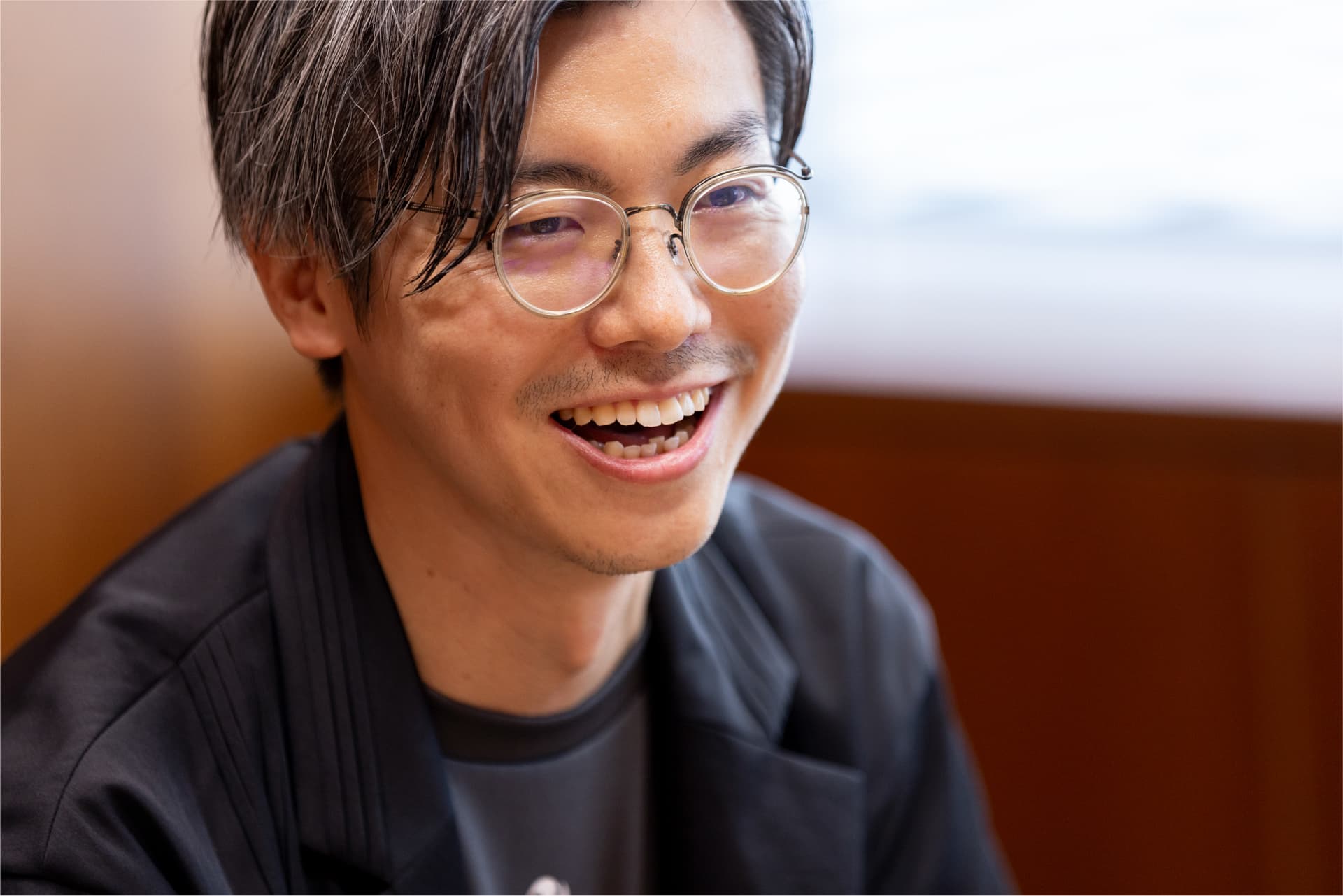 毎日着ているというパナソニックのTシャツは、自ら購入したり関係者から譲ってもらったりと、50着も持っているのだとか。